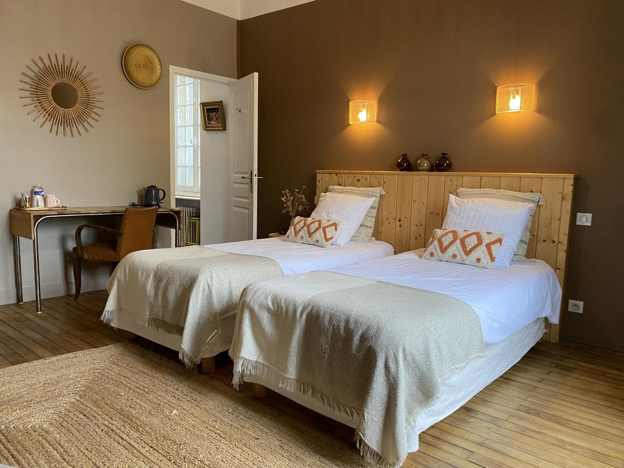 เลอ 14 แซ็งมิเชล Bed & Breakfast โฌสแล็ง ภายนอก รูปภาพ
